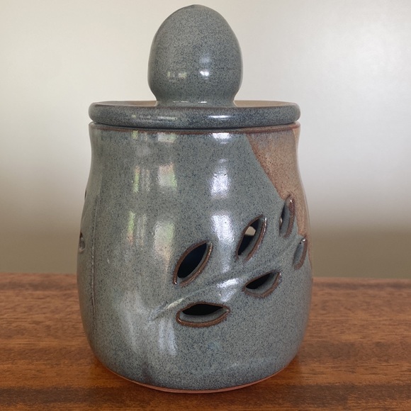 Handmade Pottery made on  Vancouver Island BC Signed by Artist Exc Shape - Picture 3 of 12